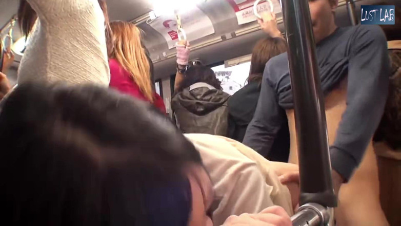 Lust lab: Tentazione autobus affollata - circondato da donne sposate che girano i...
