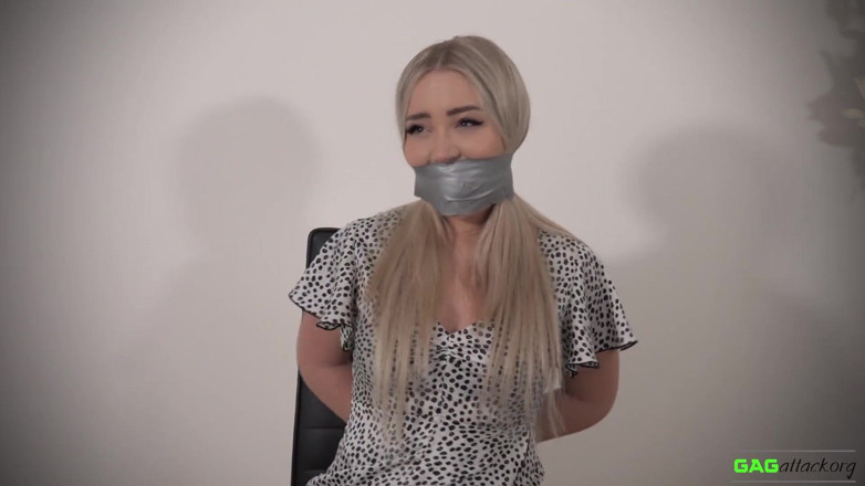 Gag Attack: Aubrey - drie tinten grijs