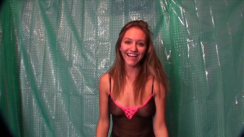 SweetFemdom: 给亚历克西斯撸管你的小鸡巴