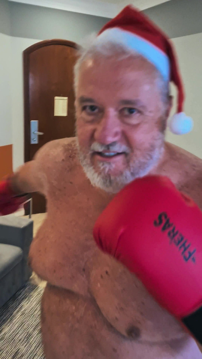 Punchbagplz: Санта Боксер: Різдвяний бітдаун, відео від першої особи