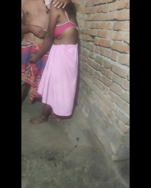 Pumi: 绒毛妻子狗式性爱