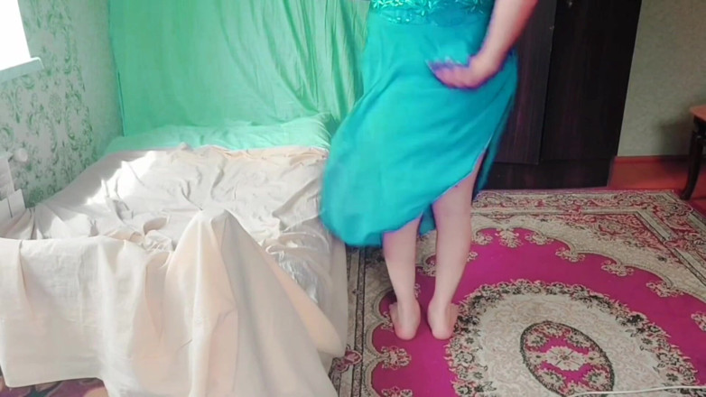 Kitty_Cross: Tempting Crossdresser Slowly Teasing While Showing Seductive Curves