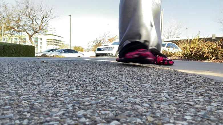 Tan feets: Tanfeets halka açık terlik dışında doğal tırnaklarla azdırıyor