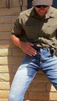 Giving Some Airbnb Neighbors a Jeans Wetting Piss Show