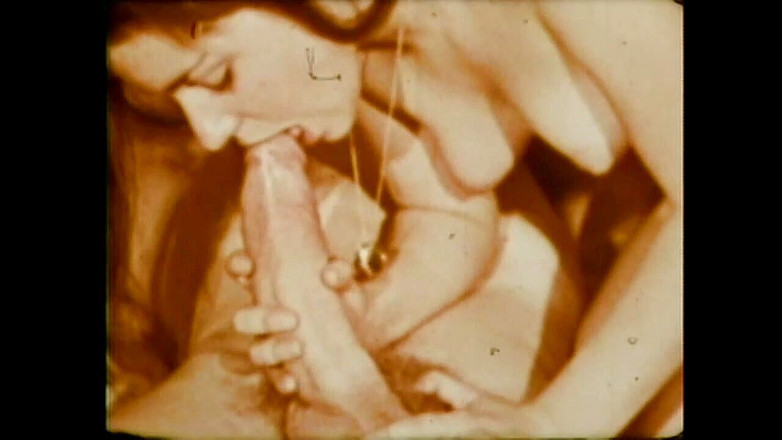 Vintage Usa: O pulă uriașă nebună pentru o mică curvă vintage!