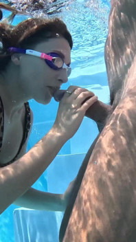 Talia Mint Learning How to Breathe Suck Fuck Underwater