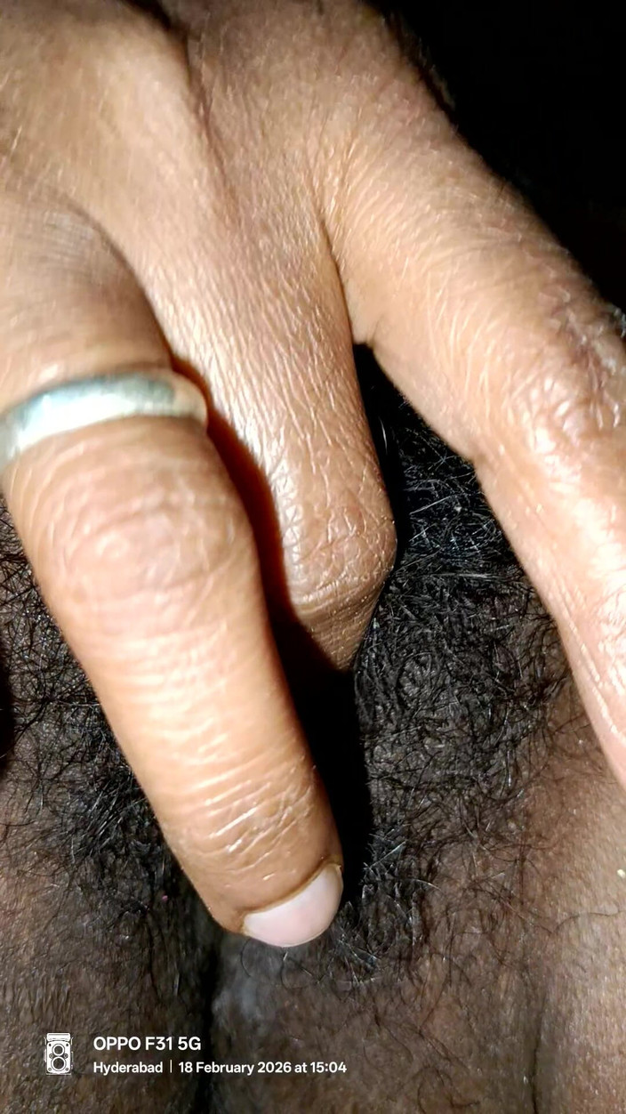 Wigglybay0: Lihat pepek saya yang berkrim dan basah