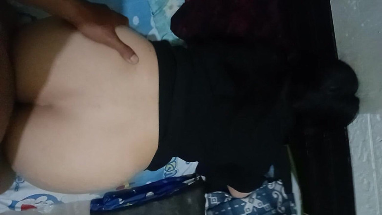 Famly sex: Gaya Doggy – Dara Angelasian Putih Dengan Pepek Sempit