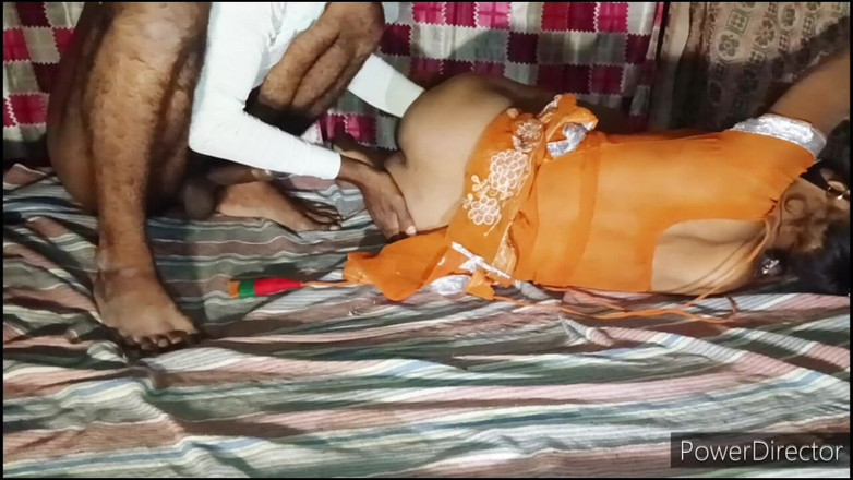 Laxmi deshi: 18 साल की भारतीय हॉट लड़की की जोरदार चुदाई