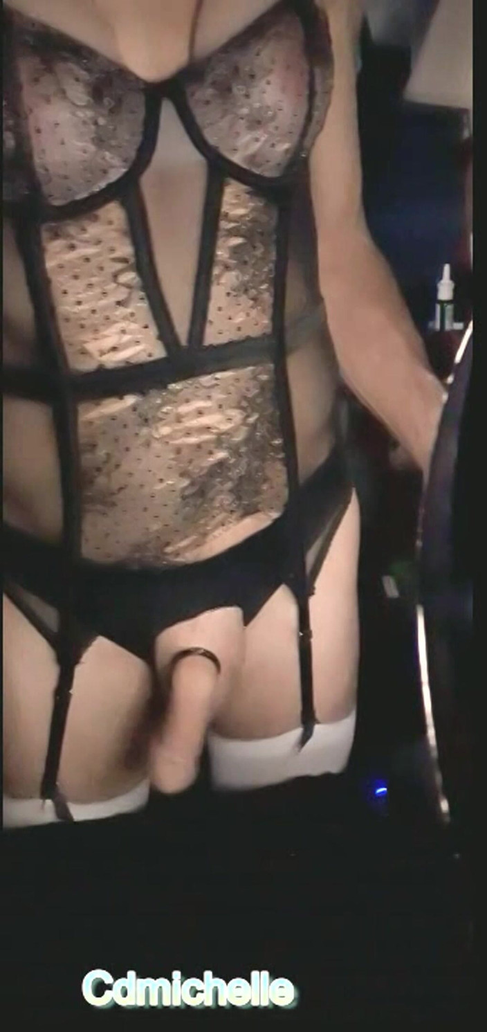 Sexy crossdresser wearing lingerie everything sexy: Trav Indossa Una Sexy Lingerie Nera