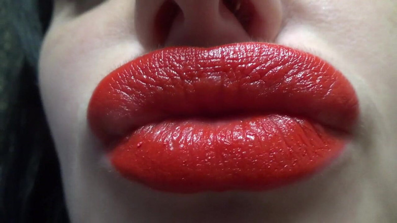 Goddess Misha Goldy: Kiss me baby! Red lipstick and big sexy lips fetish