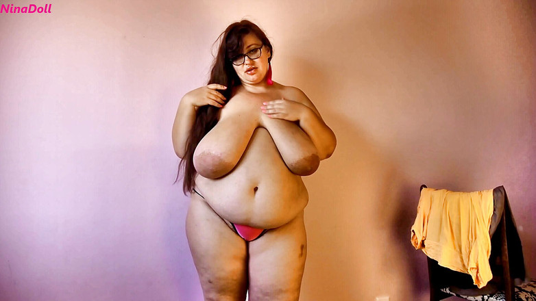 Nina Doll: さまざまなシャツを着ていじめる JOI