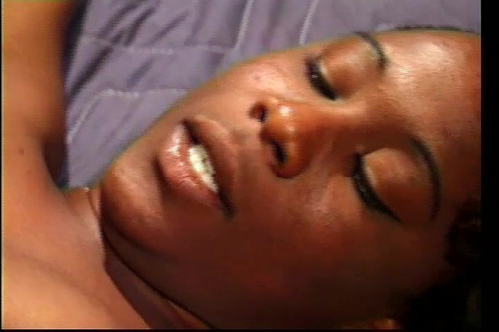 CBD Media Interracial: Велику африканську дупу трахають на будівельному майданчику