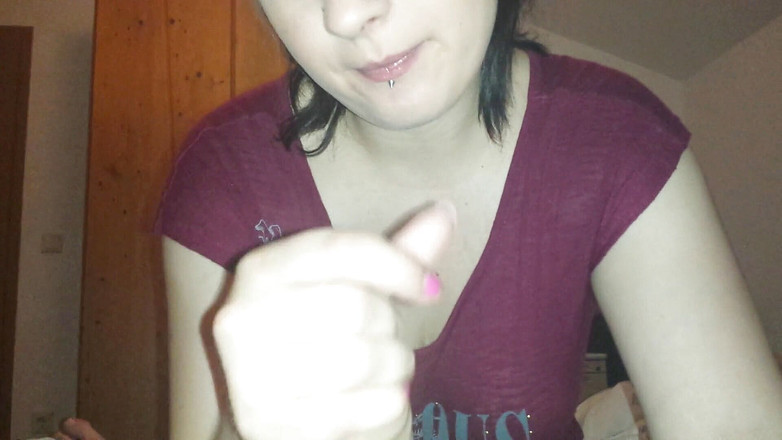 Caralia Deluxe: Xuất tinh khắp tay tôi trong khi tôi sục cu...