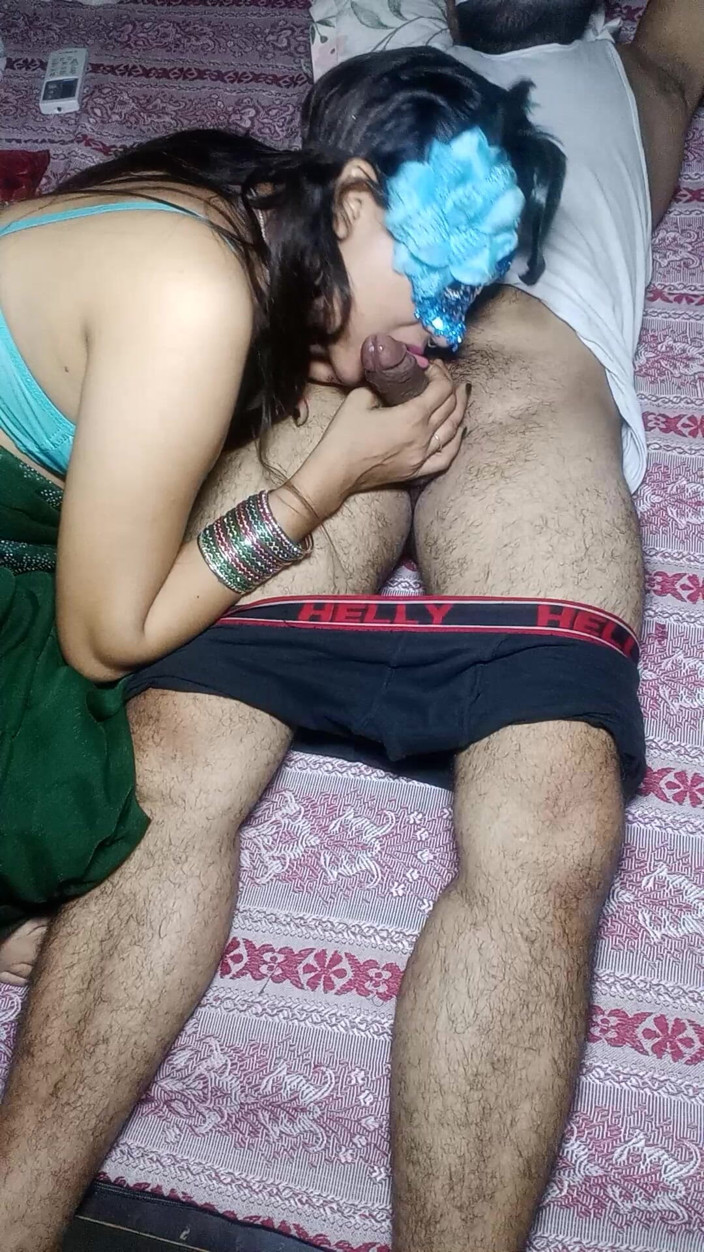 cuteindiancpl21: Istri hot india lagi asik nyepong kontol suaminya