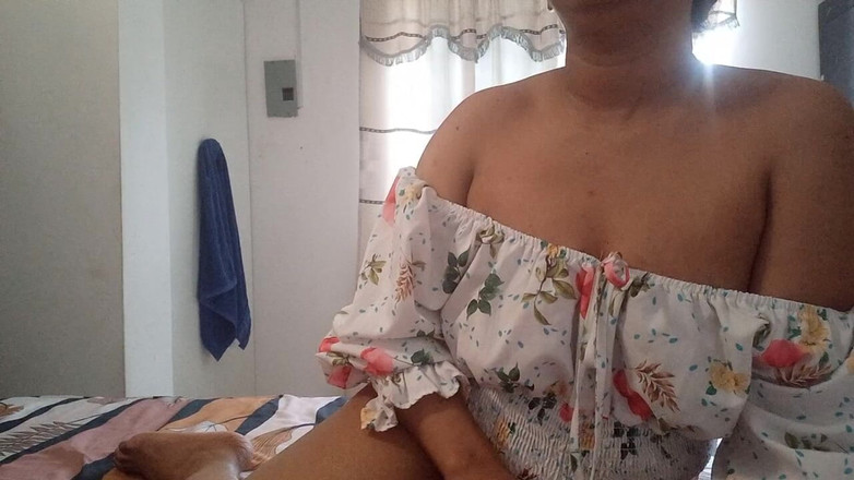 PATY PATY: Brunetka daje sobie trochę przyjemności, prawdziwa amatorka