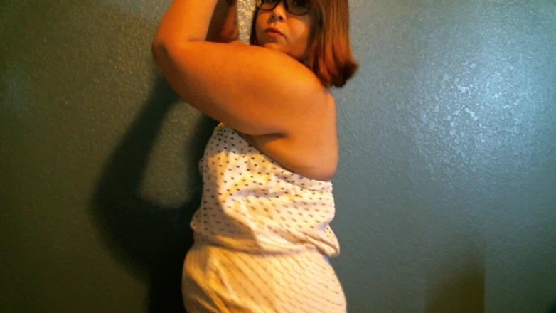 Onyx Stykes: BBW is dancing and showing her body