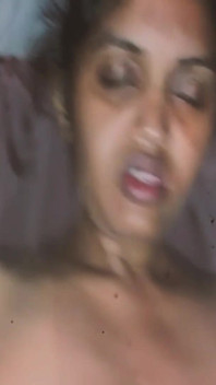 Chupando tetas de Tina Baby