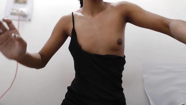 desigirl93: Dospívající dívka ráno předvádí své dokonalé tělo, protože je tak...