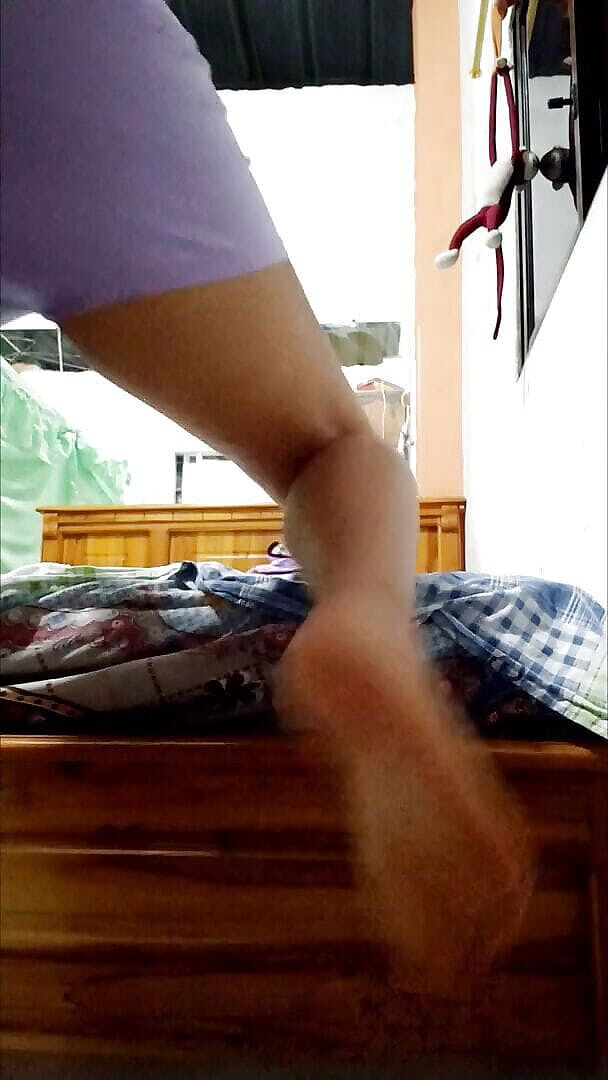 Martin13: La figliastra esibizionista offre al patrigno un nudo toccando il...