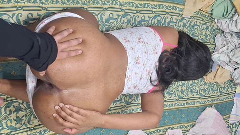 Brunnete Sofi: Dej mi to do zadku, protože proto to mám velký