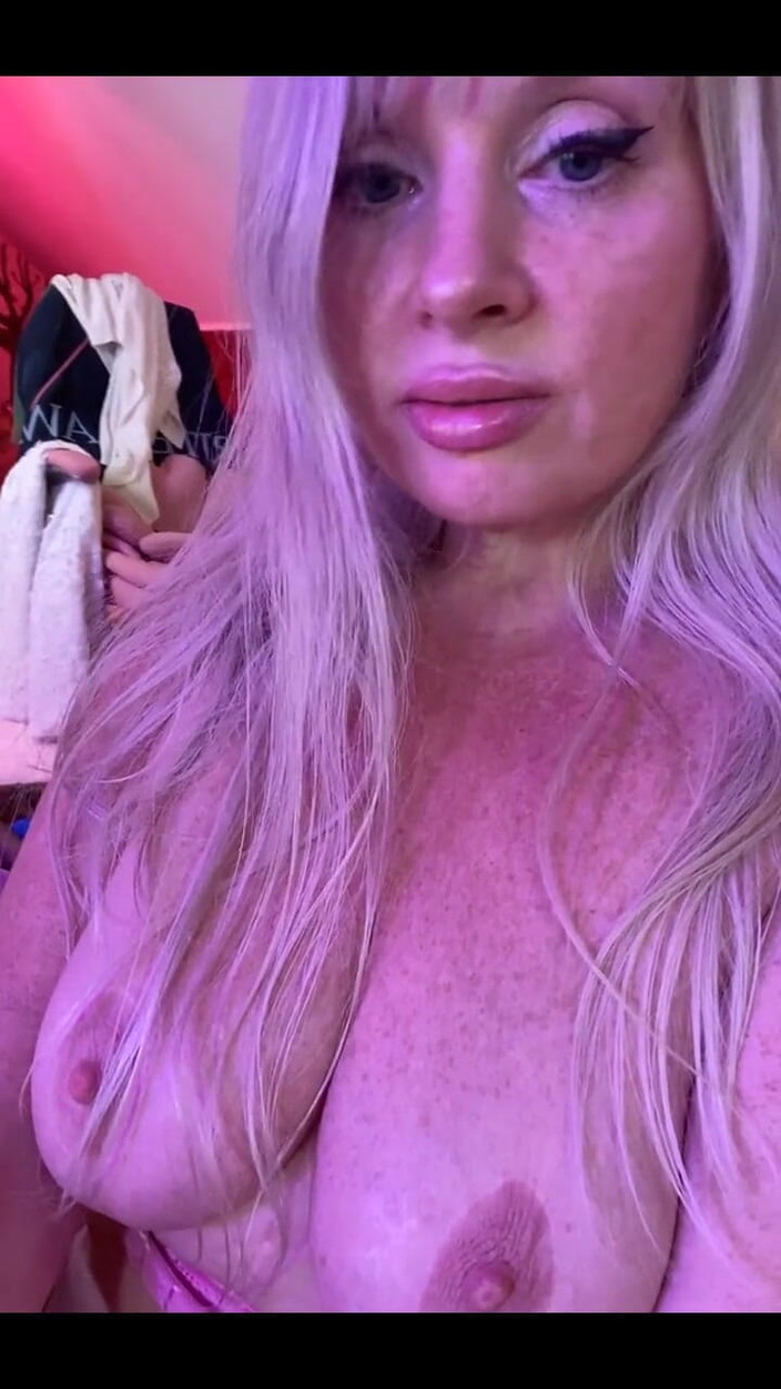 PaintedRose: 자신을 사랑하고 나는 여기 같은 일을하고있다