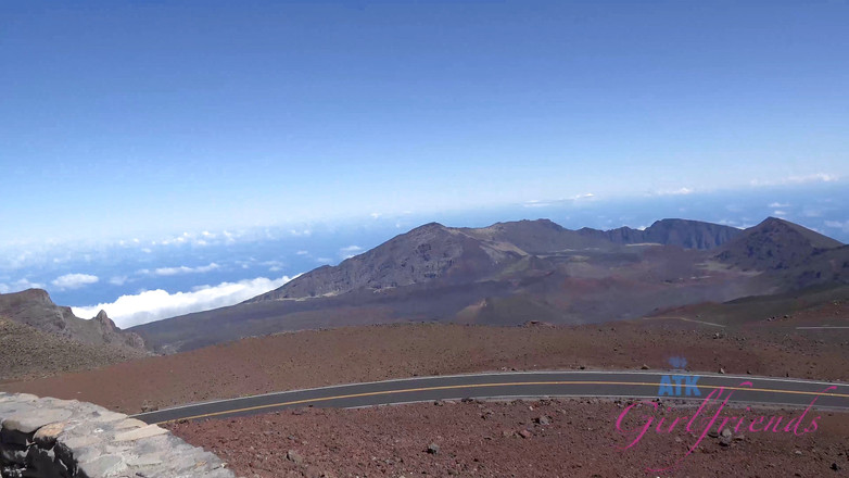 ATK Girlfriends: Virtuální dovolená na Havaji se Sydney Cole