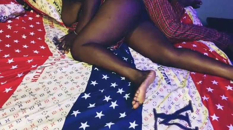 Fap zone: Nadržení studenti šukají v hotelu po horkých přednáškách