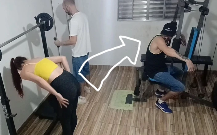 ksalnovinhos: Esposa engañó al marido en el gimnasio justo al lado...