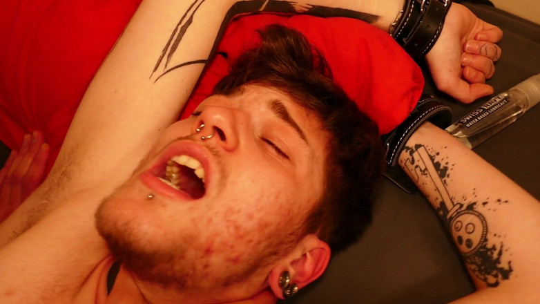 Pix Utopix: Ik word geneukt en gedomineerd door Maxime Horns