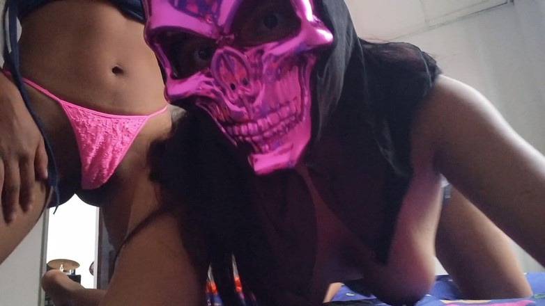 Martin13: Kawan jalang berkumjung untuk memancut mani pada teman lelaki mereka!!...