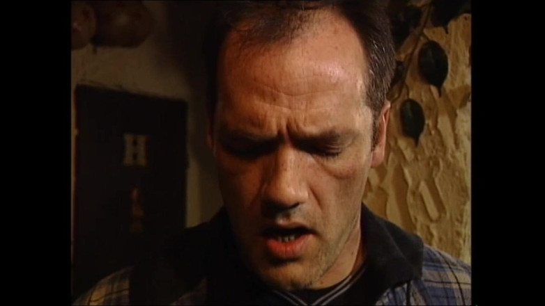 Muschi movie official: 痩せた売春婦は、客の巨根をゆっくりと舐めてから、それをしゃぶって犯しました。