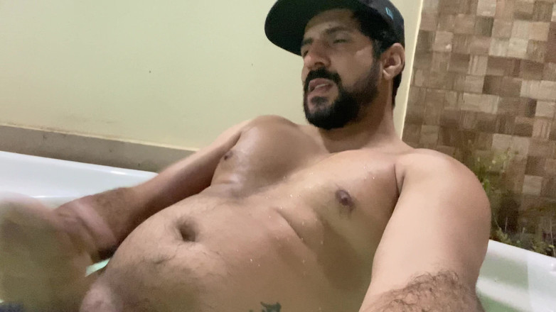 Licking me with pleasure: Acabando en el jacuzzi después de masturbarse y extender semen...