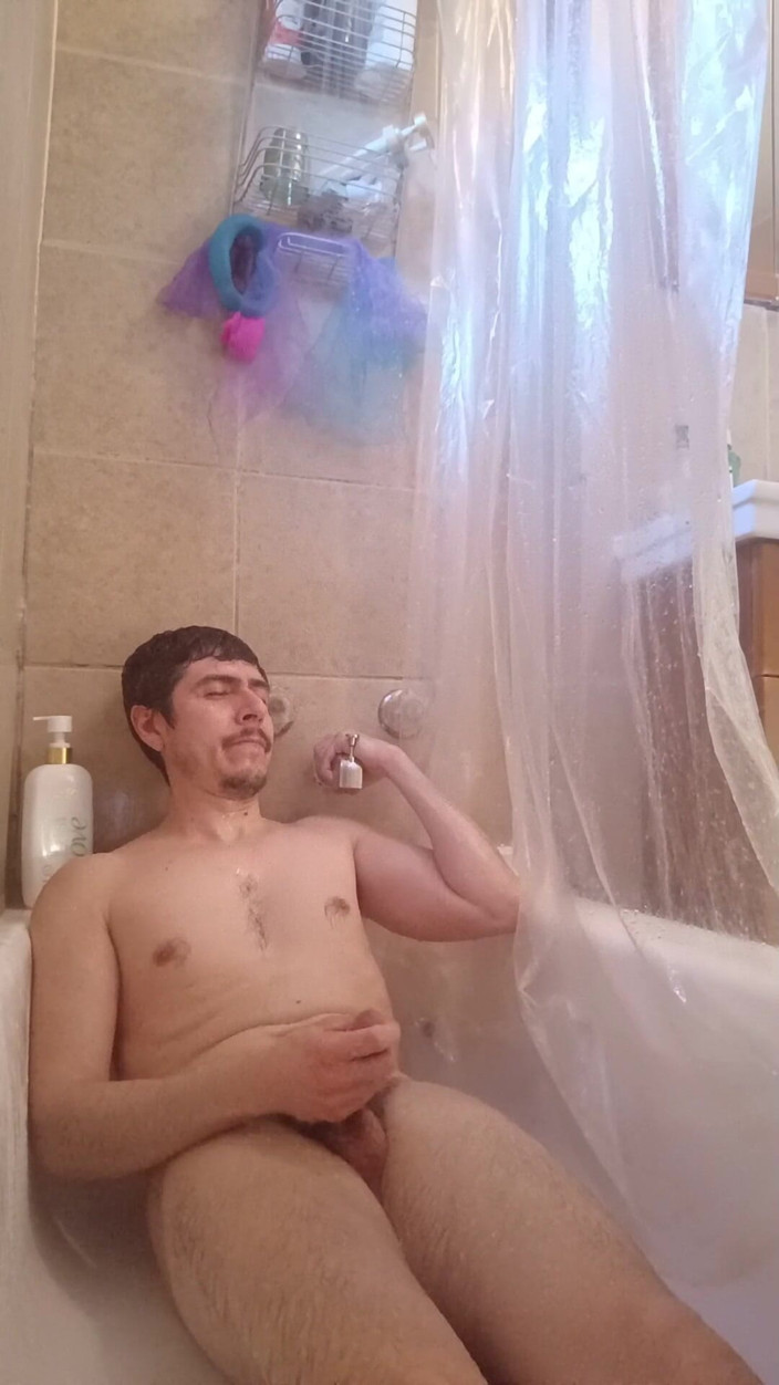 Tabasco Jake: Handsome Man Explodes Thick Cum in the Bathtube