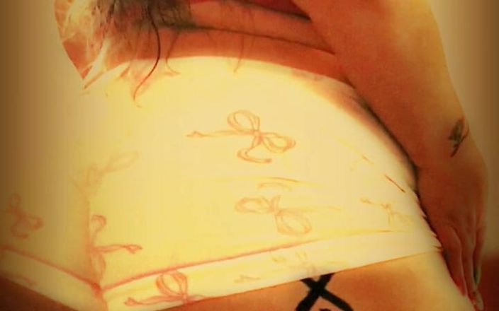 Kimmywetwet: PAWG, wackelndes arsch
