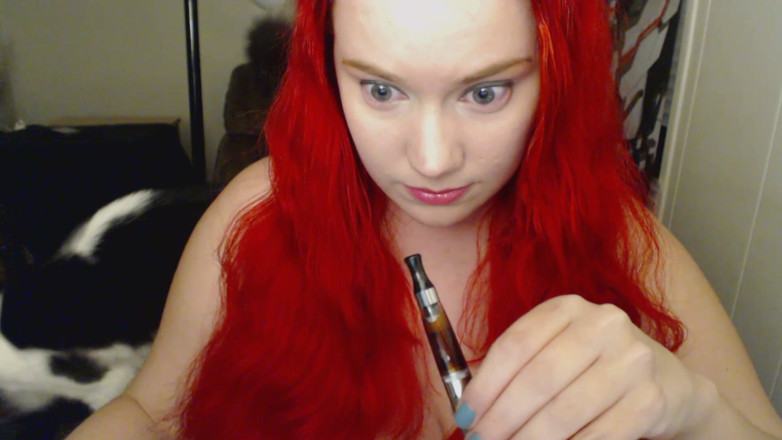 Scarlet Vixen: Vape hustenfetisch