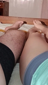 Terapia Familiar, Masturbándome En La Cama De Mi Esposo