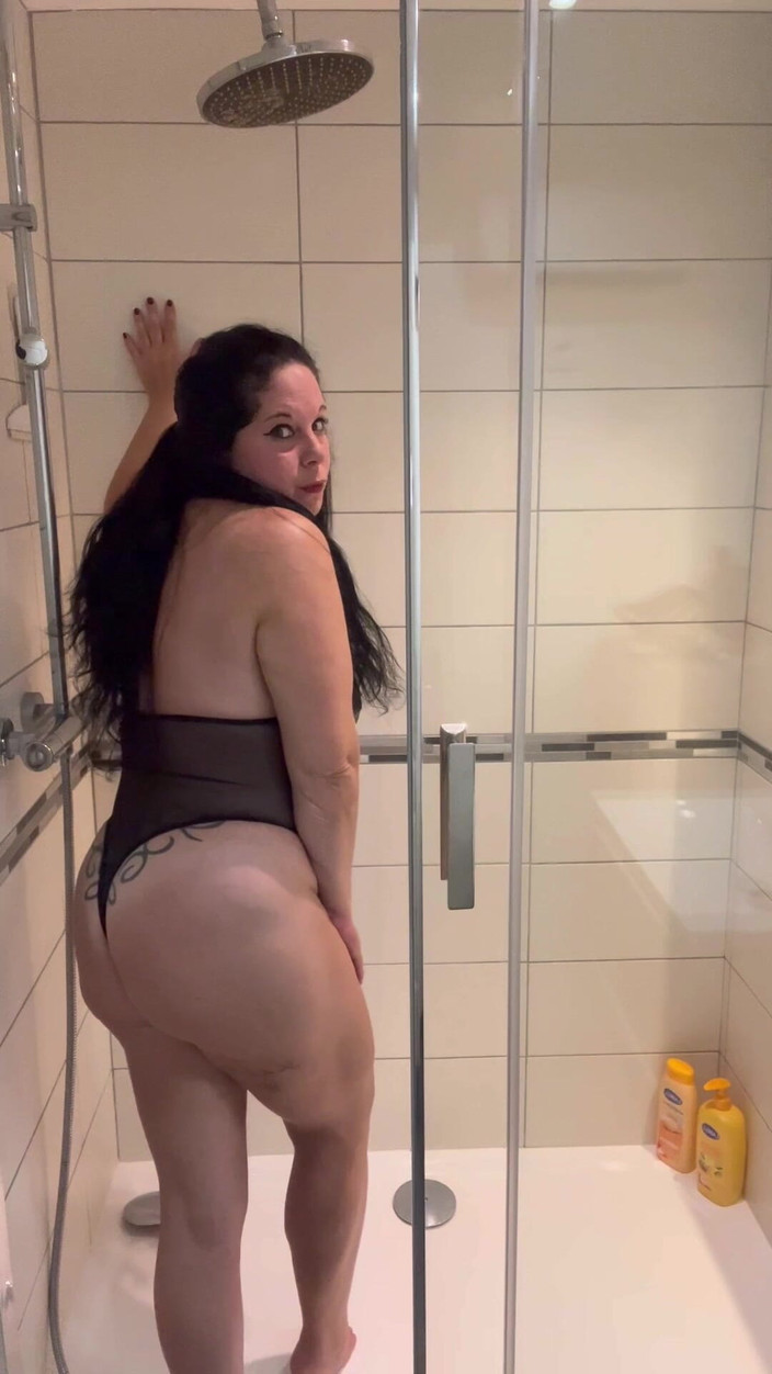 Maitresse Clara: 31 talimatı, duşta asmr