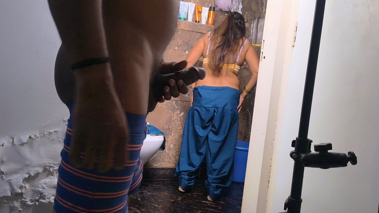 Kajal_pro: Індійська тітонька пума насолоджується мінетом і трахається