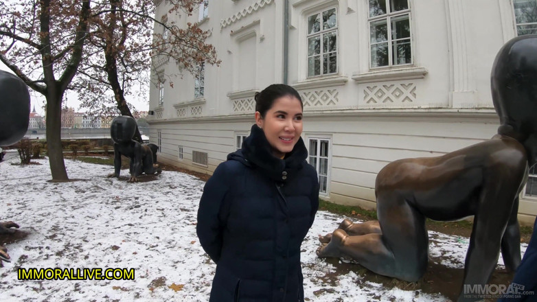 Immoral Family: Pregnant stepdaughter takes out her competition on Christmas! Jennifer Mendez...