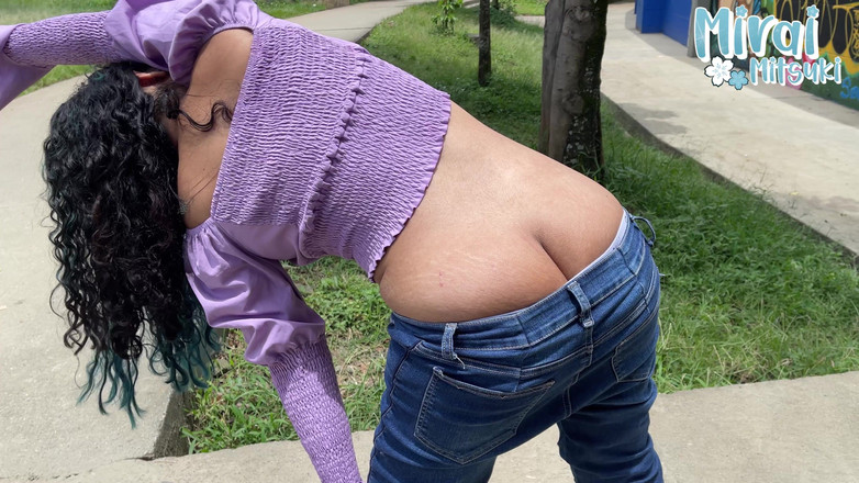 Mirai: Trhle zadku v parku