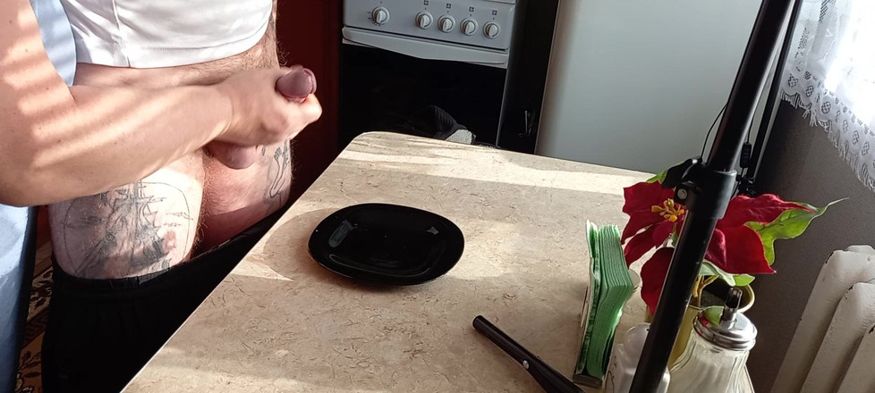 Zona901: Jerking off a dick in the kitchen getting myself a...