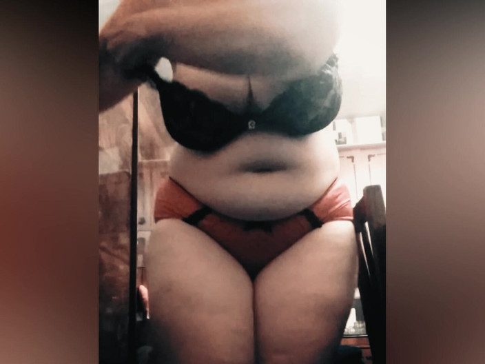 Mr_geenx: Réel tante de 57 ans. Gros seins naturels. Vidéo maison 030