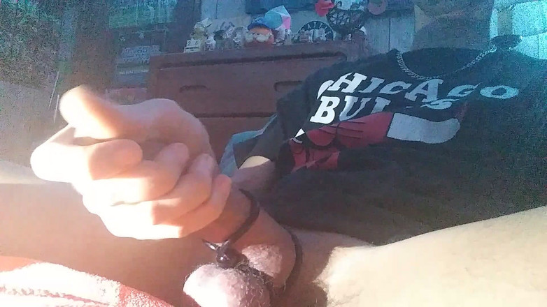 KingSpade: Ben kementimi sikerken taşaklarımı sıkıyorum döl şelalesi gelene kadar