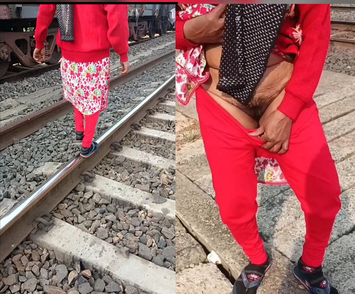 my house: Nomita Bhabhi čůrá venku