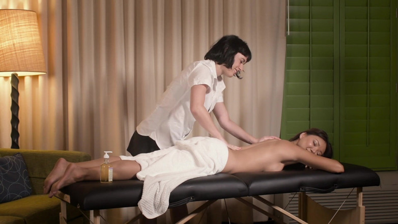 Pussy Land: Asian beauty gets her pussy pleasured by horny masseuse