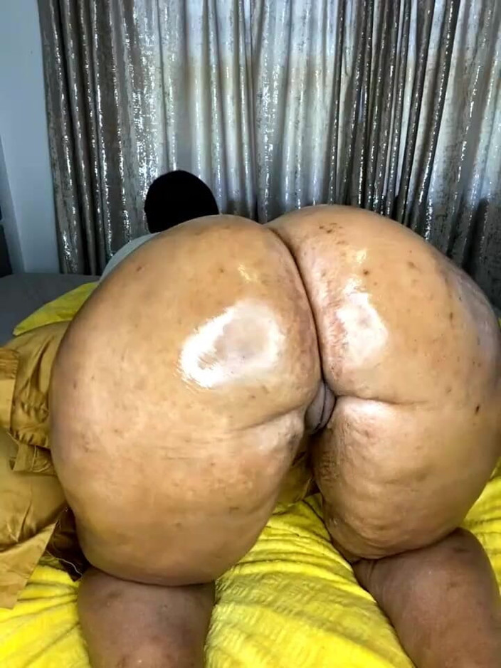 Big black clapping booties: Дрочить до надзвичайно великого, епізод 1029