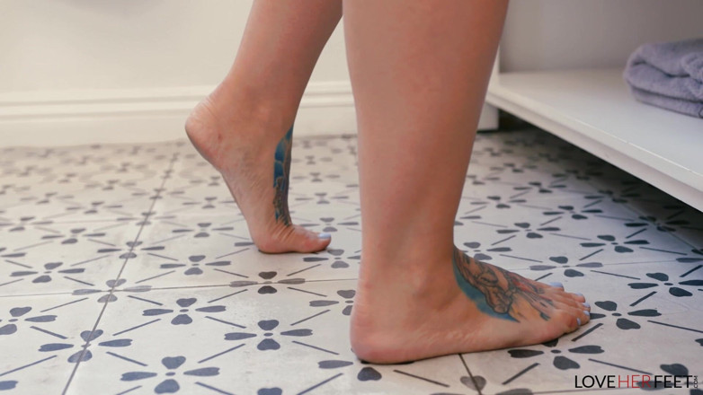 Loveherfeet: Busty MILF Ivy Lebelle Got Her Feet Fucked After a...