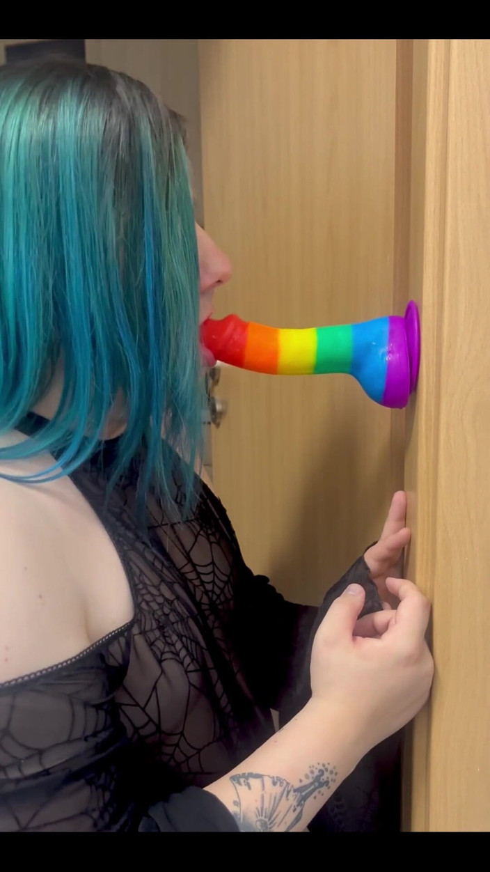 Feelingharmony: Dildo Got Sucked Hard.