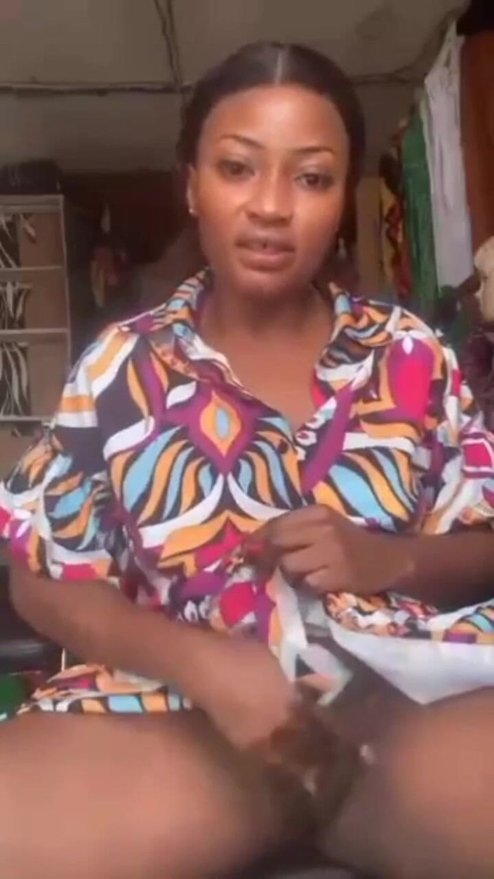 Me and my new slut: Geile mama masturbiert in ihrem laden, öffentliche masturbation, zucker-mama